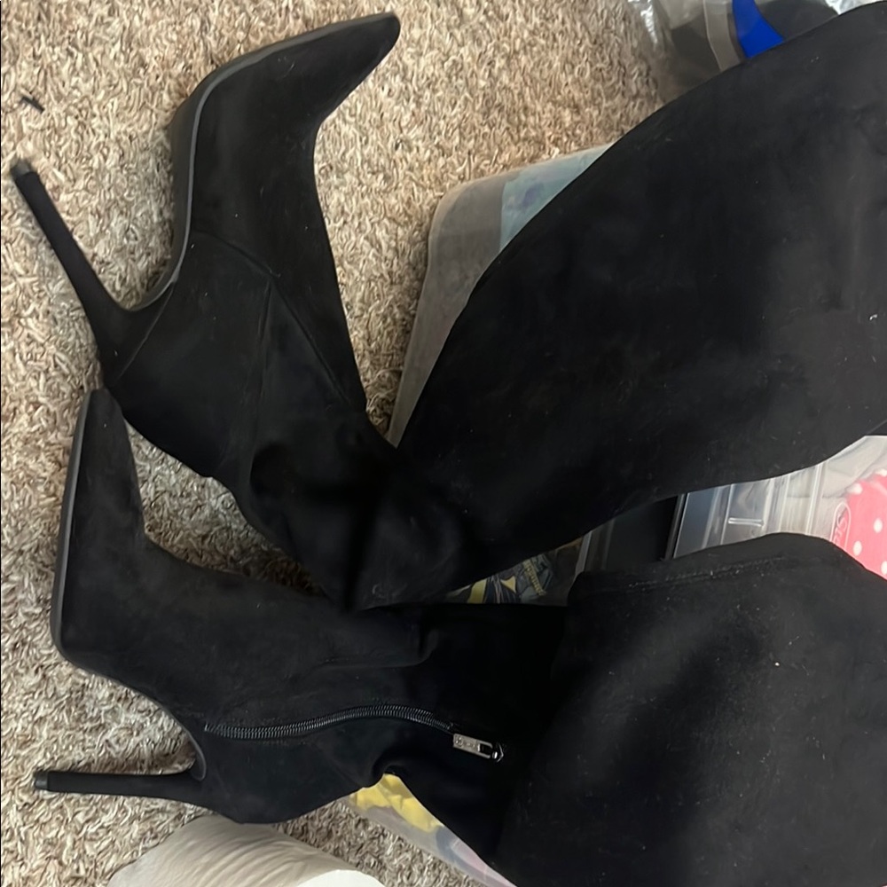 Elegant Black Stiletto Boots